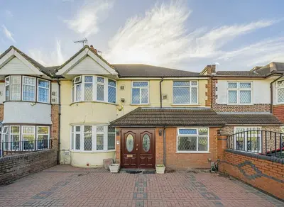 Bath Road, Hounslow, TW5