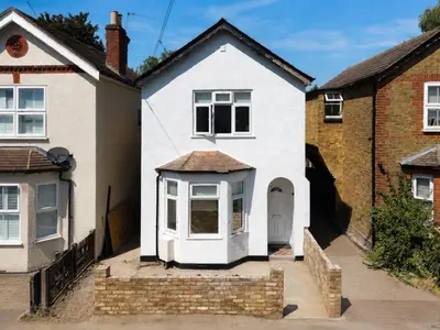 Royal Oak Road, Woking, GU21