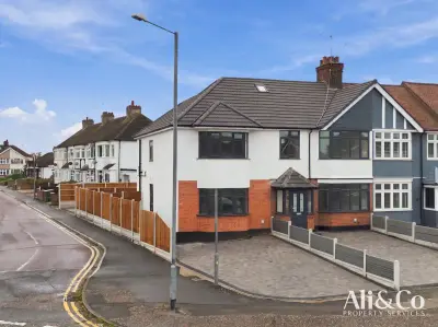 Dock Road, Grays