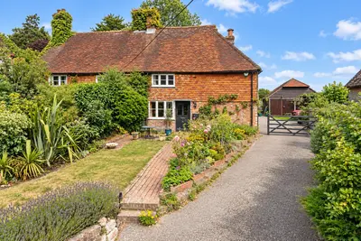 School Hill, Burwash
