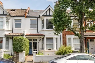 Larden Road, Acton, W3