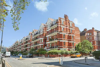 Prince of Wales Drive, London, SW11