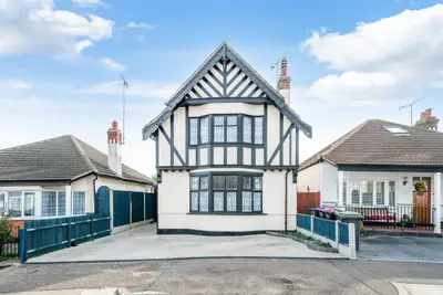Leighton Avenue, Leigh-On-Sea, SS9