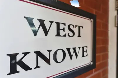 West Knowe, Oxton, CH43
