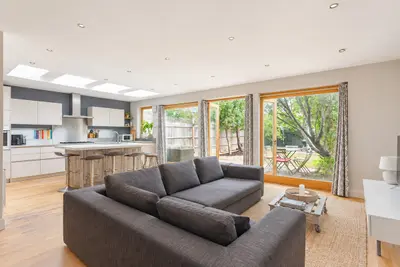 Wendell Road, London, W12