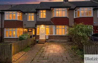 Whitton Avenue East, Greenford, UB6