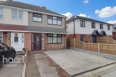 King Edward Avenue, Rainham, RM13