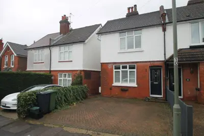 Knighton Road, RH1