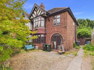 Cropwell Road, Radcliffe-on-Trent, NG12