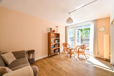 3 Fieldview Court, Highbury Grove, London