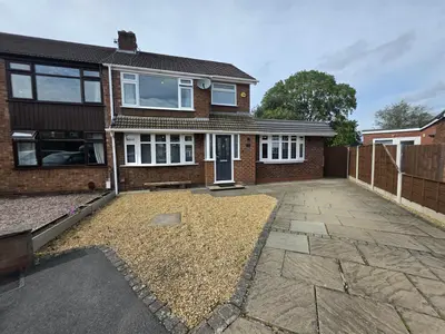 Longnor Road, Heald Green