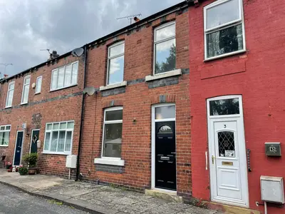 Aire Terrace, CASTLEFORD