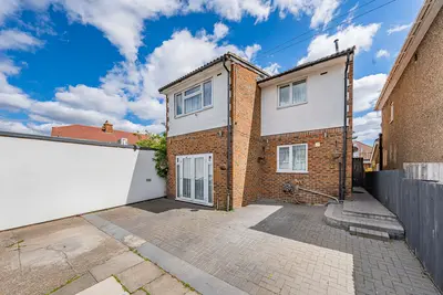 Mount Avenue, Southall