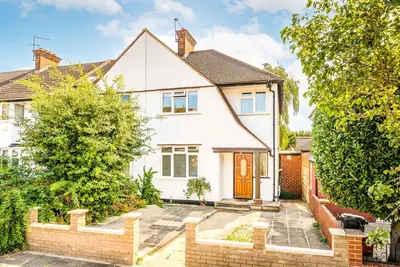 Princes Avenue, W3