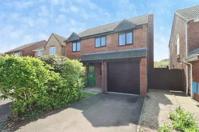 Clayfield, Yate, BS37