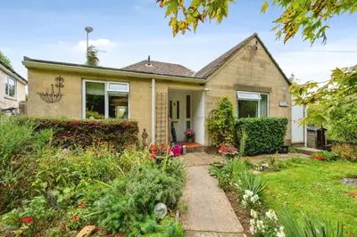 Henley Lane, Box, SN13