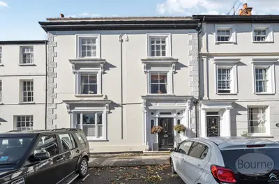 Castle Street, Farnham, GU9