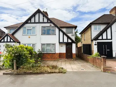 Harvey Road, Uxbridge, UB10