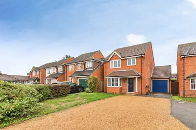 Sixpenny Lane, Chalgrove, OX44