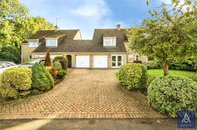Evenley Road, Mixbury, NN13