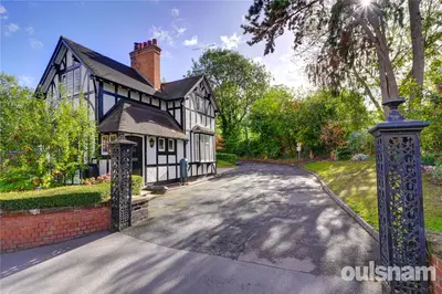 Worcester Road, Droitwich, Worcestershire, WR9 8AA