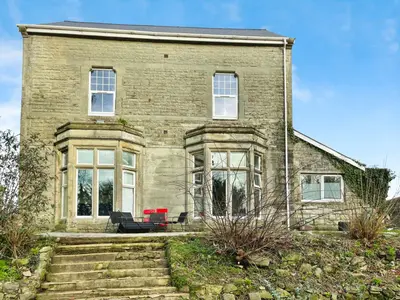 Quarella House Quarella, Bridgend, CF31