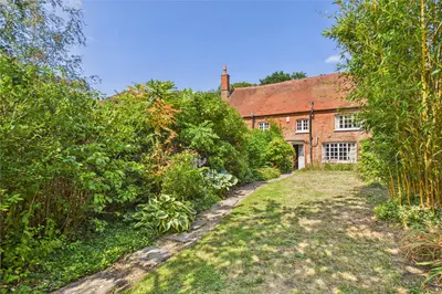 Reading Road, Padworth Common, RG7