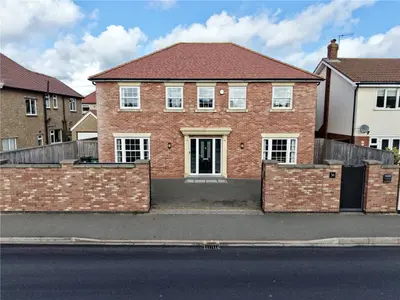 Dee Lane, West Kirby, CH48