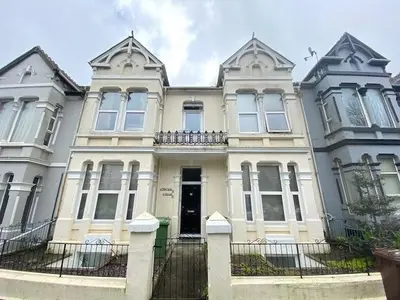Connaught Avenue, Plymouth
