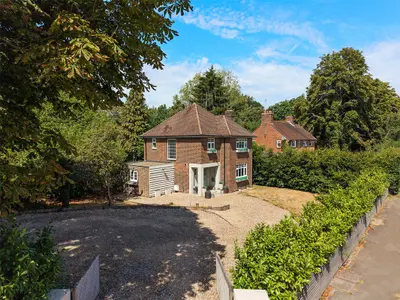 London Road, Westhumble, RH5