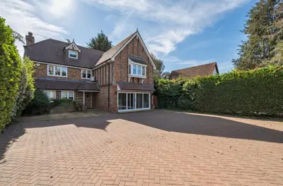 Waltham Road, White Waltham, SL6