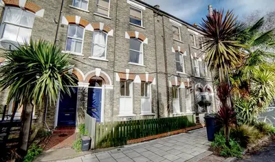 Bonnington Square, London, SW8