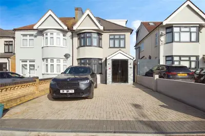 Clayhall Avenue, Ilford, IG5