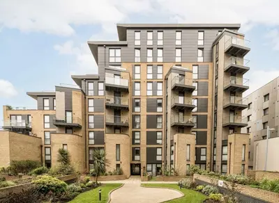 Baltic Avenue, Brentford, TW8
