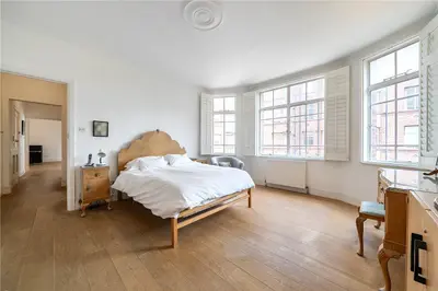Oakwood Court, Kensington, London, W14