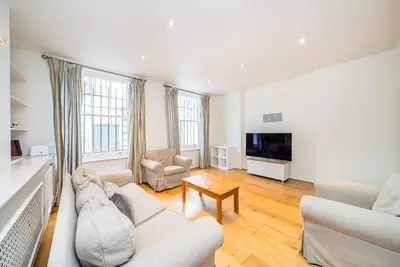 Sutherland Street, Pimlico, SW1V