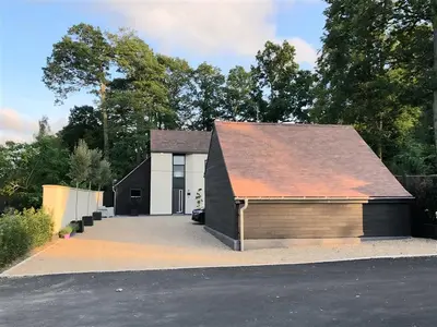 Hophurst Lane, RH10
