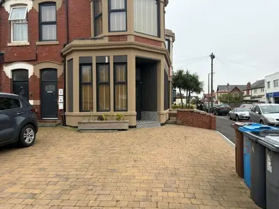 Lightburne Avenue, St. Annes, FY8