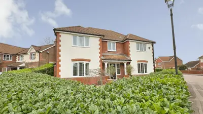 Ravel Close, Milton Keynes, MK7