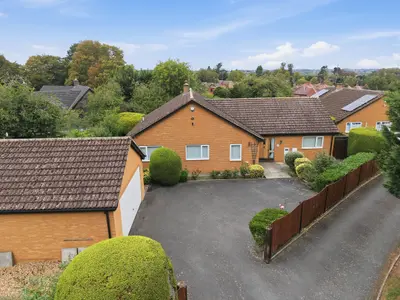 Irchester Road, Rushden, NN10