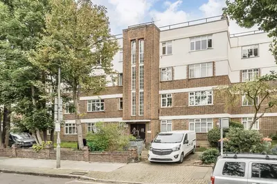 Balham High Road, SW17