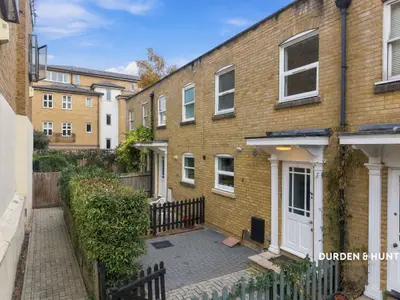 St. Matthew's Row, London, E2