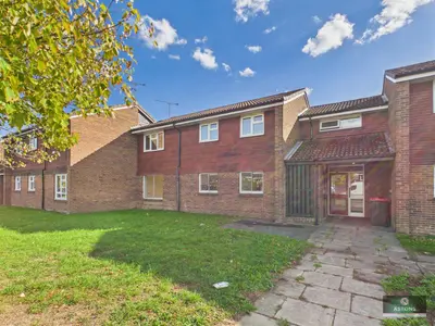 Britten Close, Bewbush