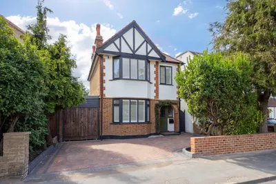 Cheam Common Road, Worcester Park, KT4