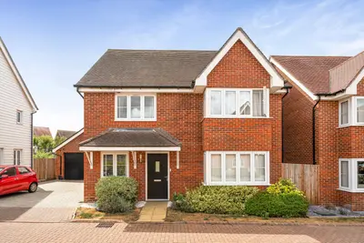 Windmill Crescent, Ashford, Kent, TN27 9DG
