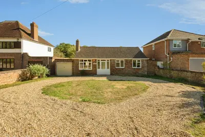 Green Lane, Chessington, KT9