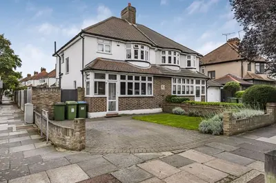 Avery Hill Road, London, SE9