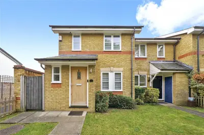 Lonsdale Drive, Enfield, EN2