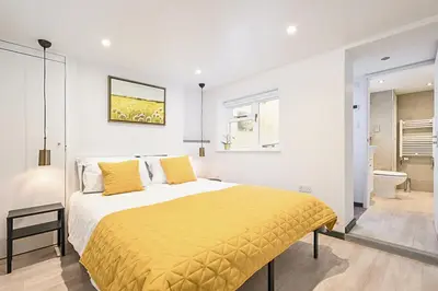 Mendora Road, London