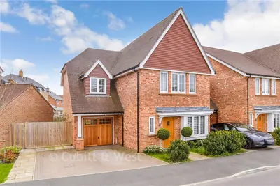Lorimer Avenue, Cranleigh, GU6